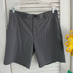 Vineyard Vines mens 8” performance Breaker shorts, size 34, gray
